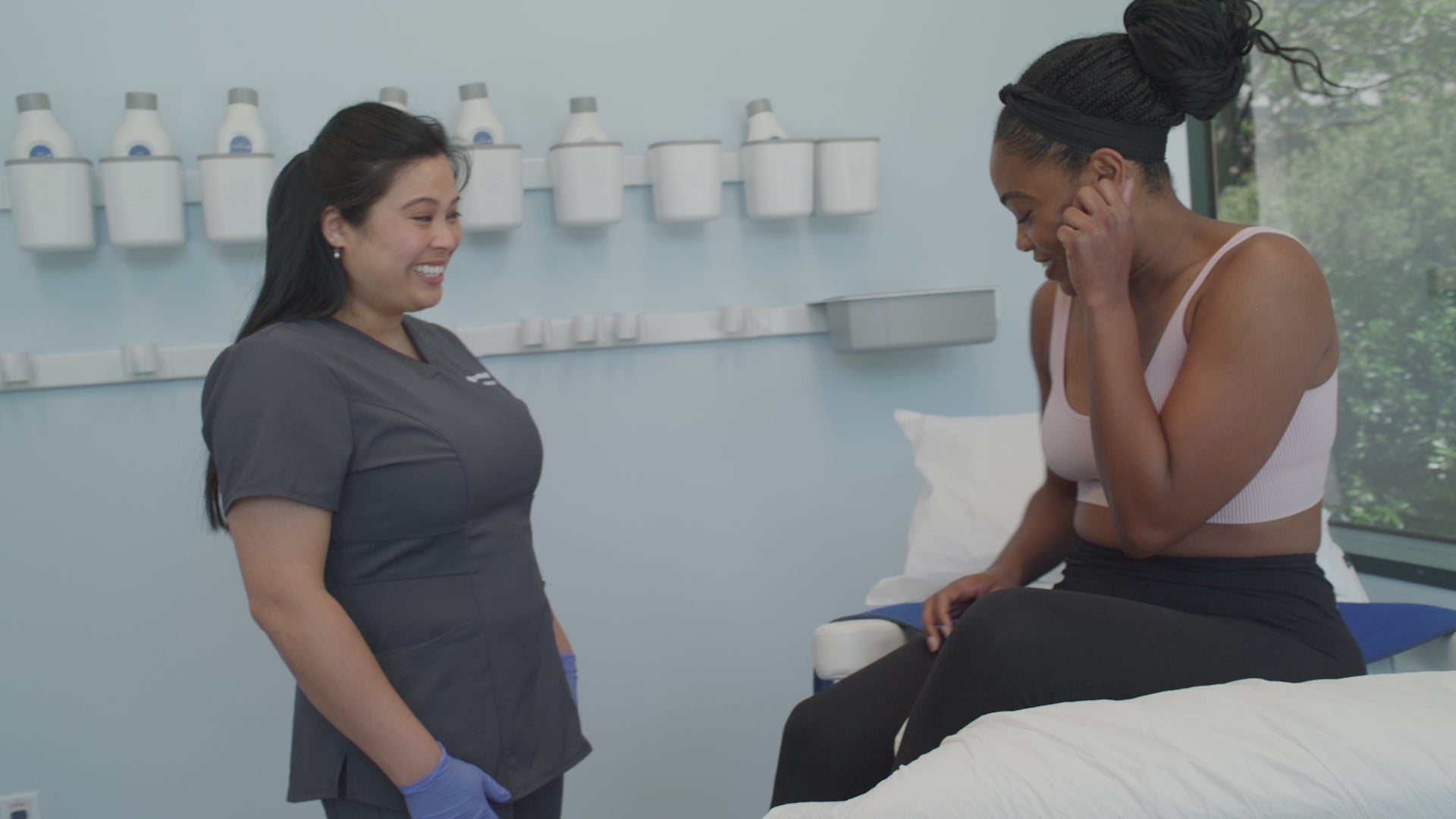 Load video: Latoya&#39;s experience with CoolTone® - A story from Allergan